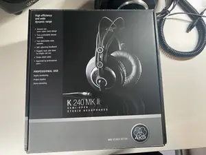 AKG K240 mkII
